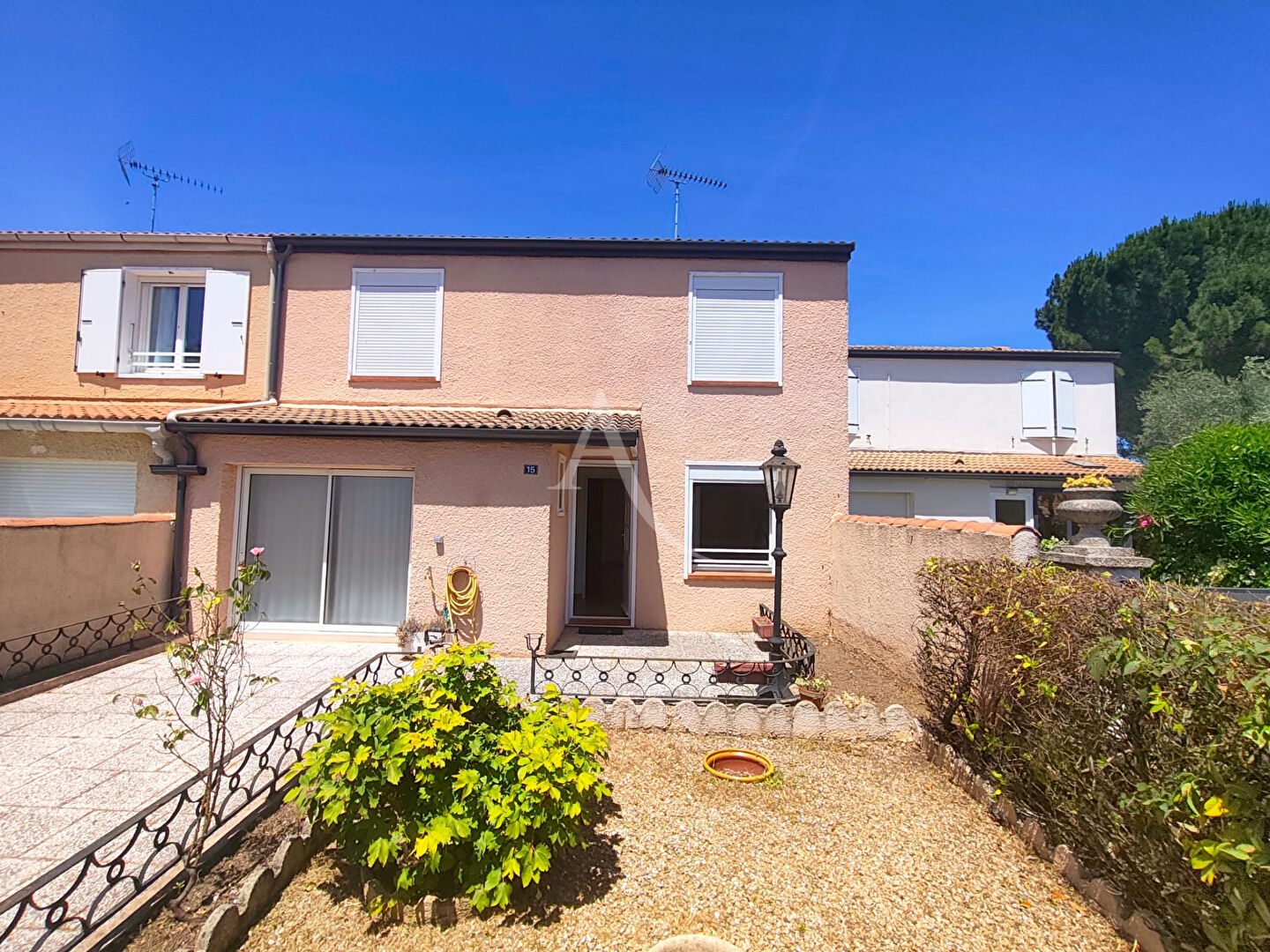 Agence immobilière de 
 L'ADRESSE MARGUERITTES - L'ADRESSE MARGUERITTES 

