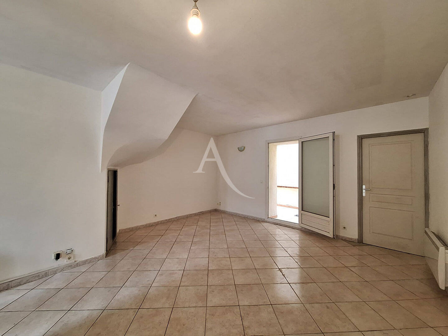 Photo A VENDRE - Maison de village - Marguerittes - 4 pièce(s) 80.29 m2 image 1/6