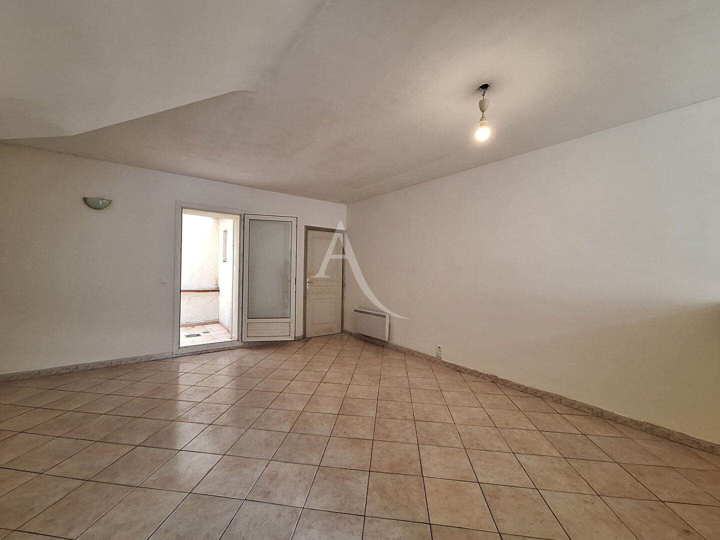 Photo A VENDRE - Maison de village - Marguerittes - 4 pièce(s) 80.29 m2 image 2/6