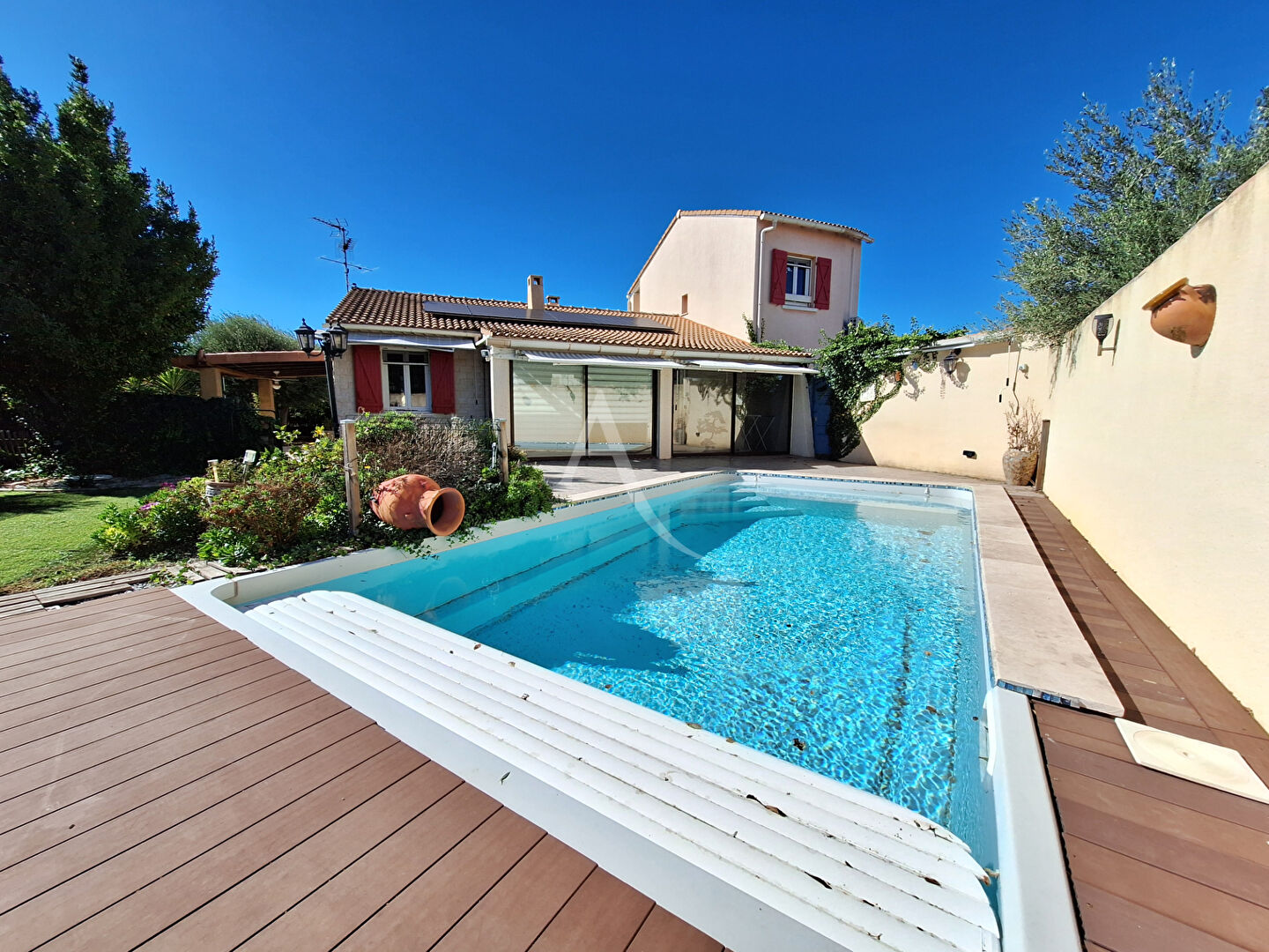 Agence immobilière de 
 L'ADRESSE MARGUERITTES - L'ADRESSE MARGUERITTES 
