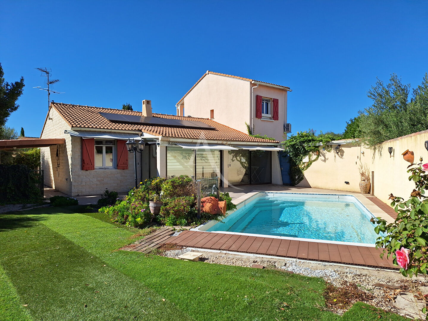 Agence immobilière de 
 L'ADRESSE MARGUERITTES - L'ADRESSE MARGUERITTES 
