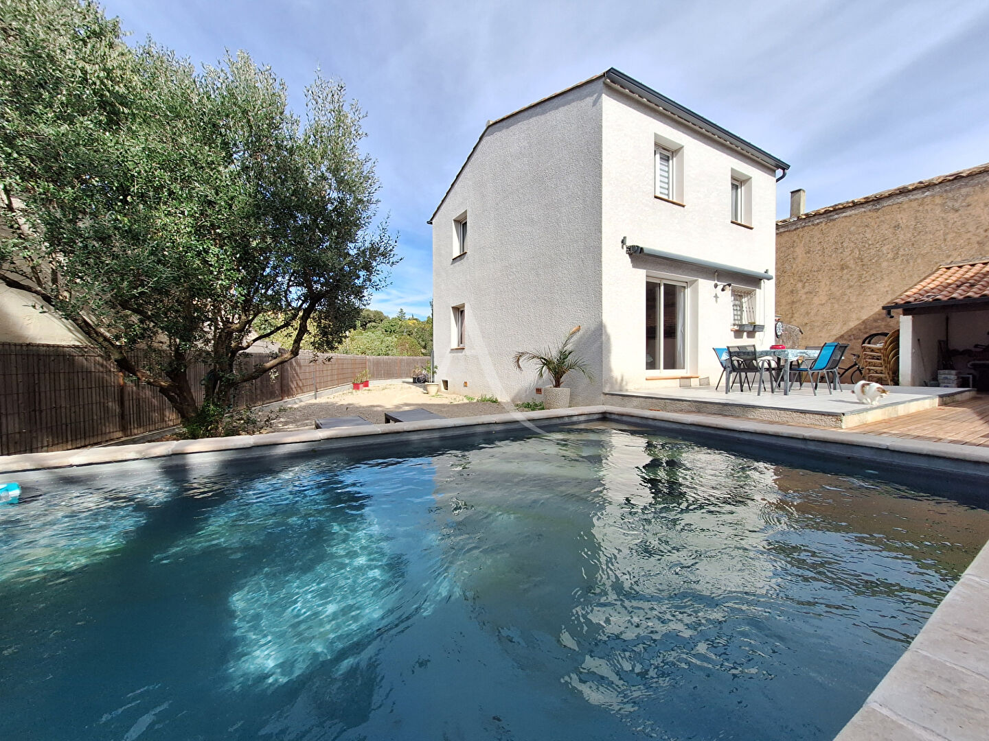 Agence immobilière de 
 L'ADRESSE MARGUERITTES - L'ADRESSE MARGUERITTES 
