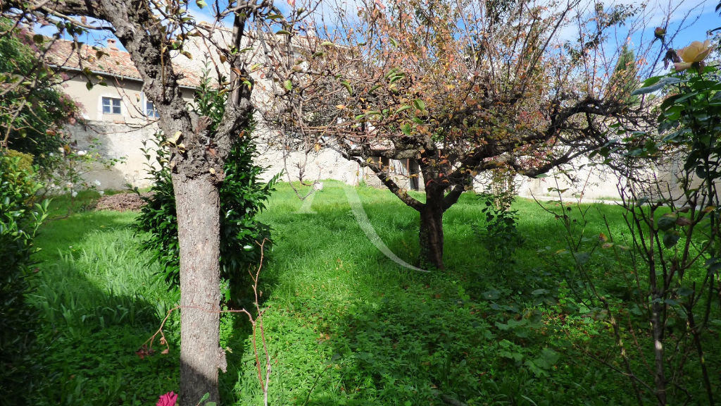 SAINT HIPPOLYTE DU FORT bâtisse du 17ème siècle 940 M² avec Locaux commerciaux et jardin