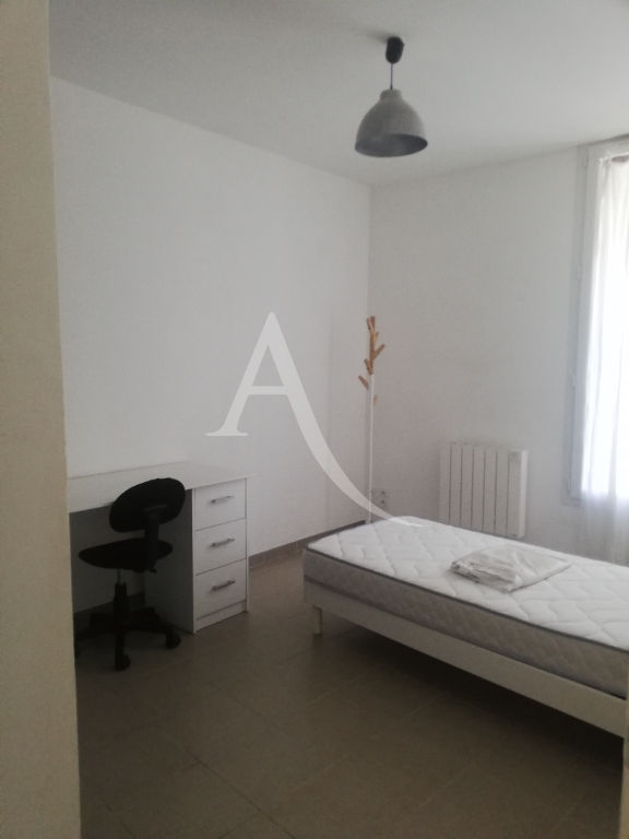 Photo Appartement Nîmes 3 pièce(s) 41.83 m2 meublé image 5/6