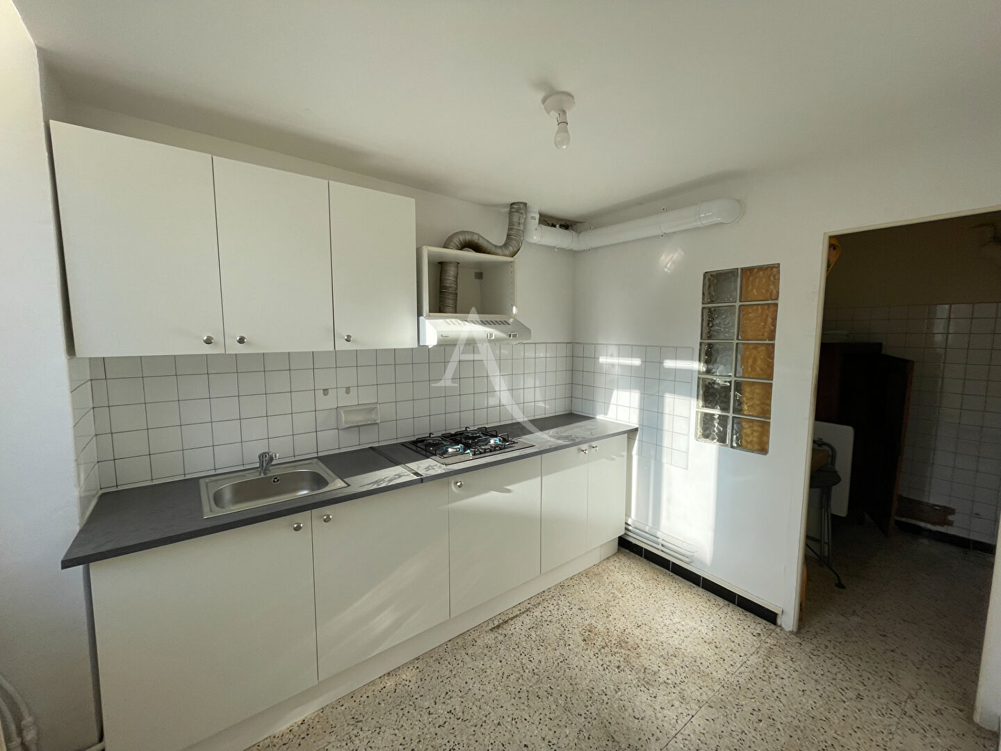 Photo NIMES - QUARTIER PIERRE SEMARD - SPACIEUX T2 BIS image 3/6
