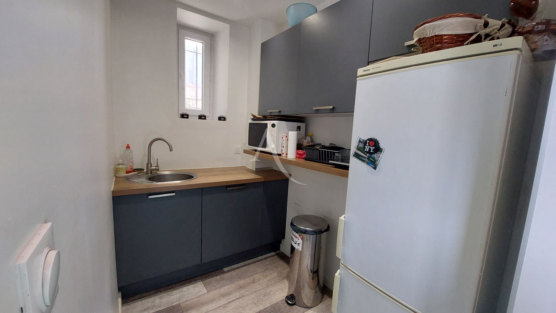 Photo NIMES - Secteur Mont Duplan. Local commercial en RDC sur jardin de 215 M² + cave 100 M² image 3/6