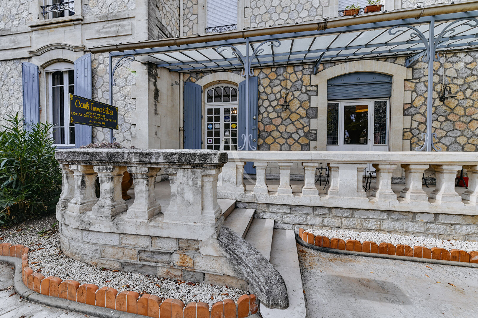 Photo NIMES - MONT  DUPLAN / CITE DES IMPOTS - Immeuble de rapport 4 appartements + local commercial + jardin + cave image 3/6