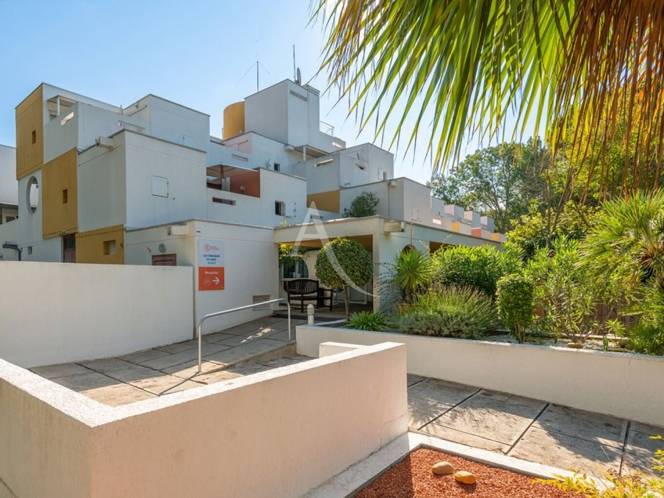 Agence immobilière de 
 L'Adresse Efficience Montpellier St Roch - L'Adresse Efficience Montpellier Saint Roch 
