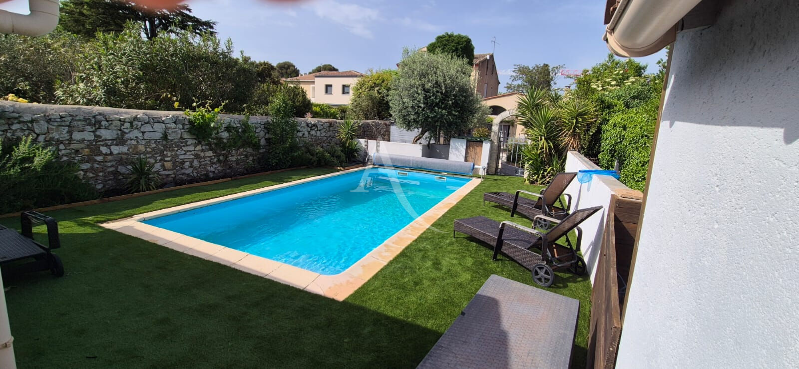 Maison familiale 6 pièces avec jardin, piscine et dépendance Cournonterral