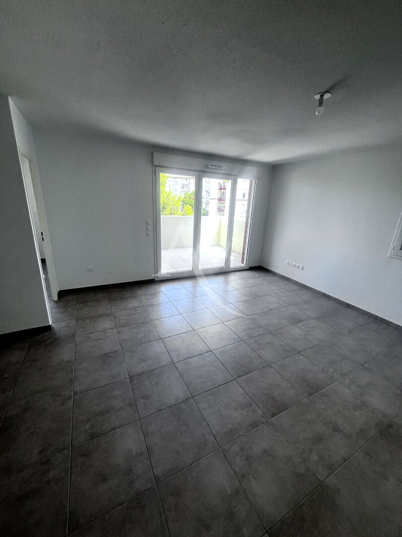 Photo T3 NEUF LIVRAISON IMMEDIATE PROCHE CELLENEUVE DERNIER ETAGE image 5/6