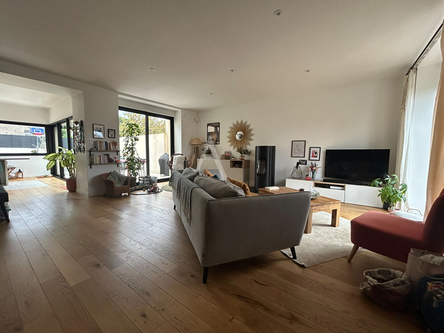 Photo Maison coup de coeur - entièrement rénovée au coeur du bourg ! image 2/6