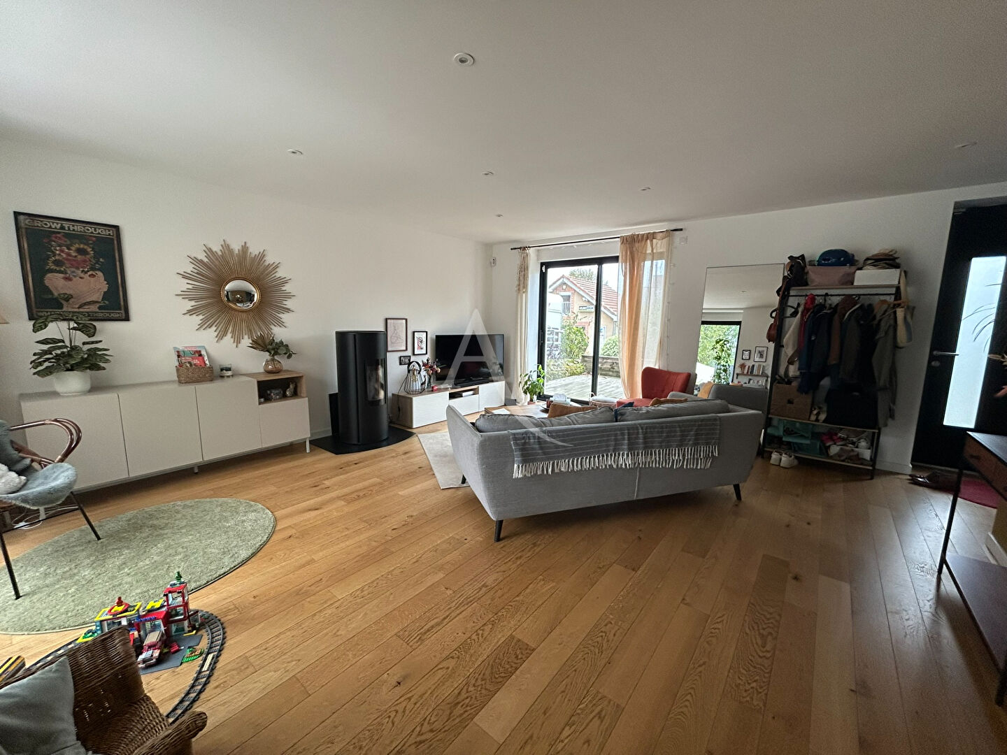 Photo Maison coup de coeur - entièrement rénovée au coeur du bourg ! image 3/6