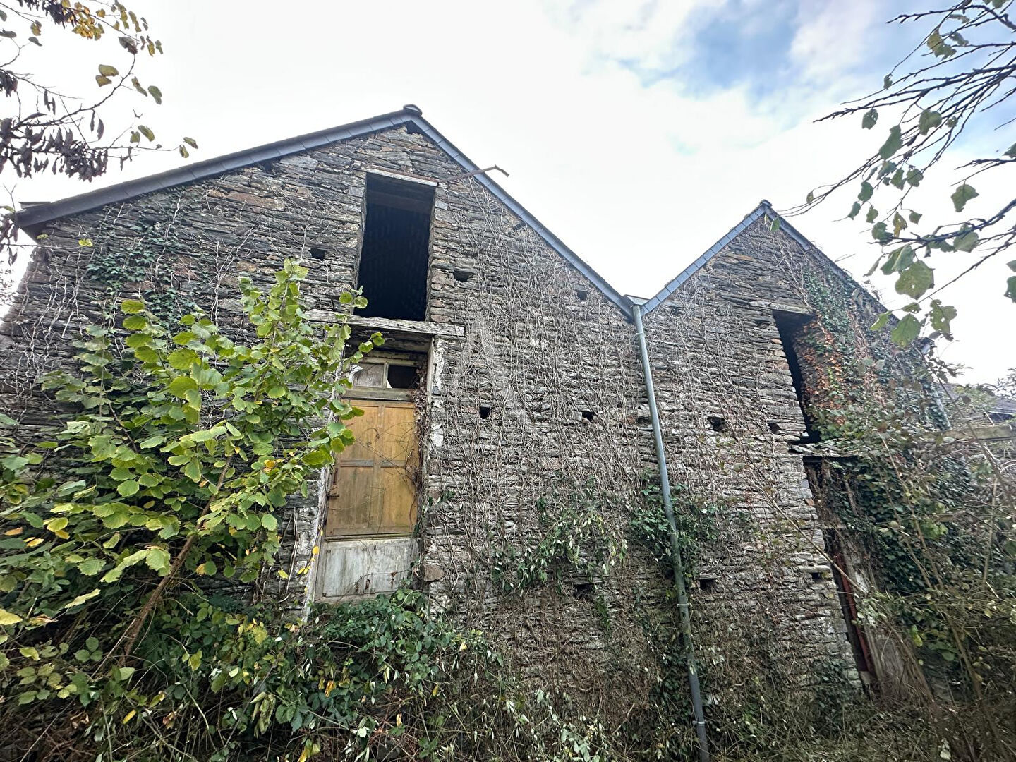 Photo Ensemble immobilier avec travaux - Gros potentiel ! image 2/5