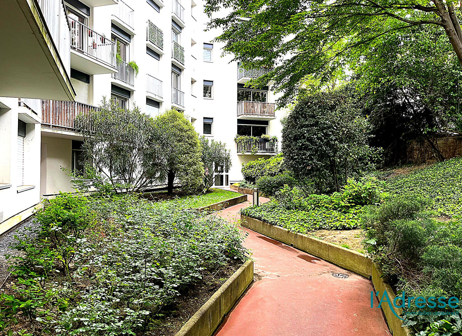 Agence immobilière de L'ADRESSE PARIS OBERKAMPF