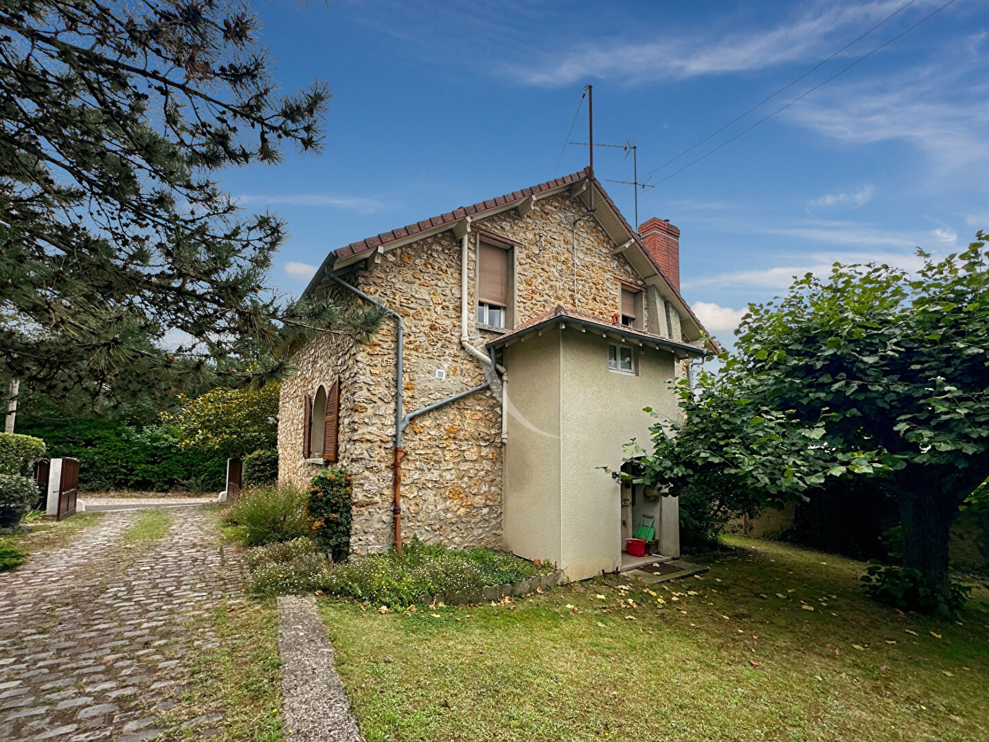 Photo Charmante meulière au calme image 2/6