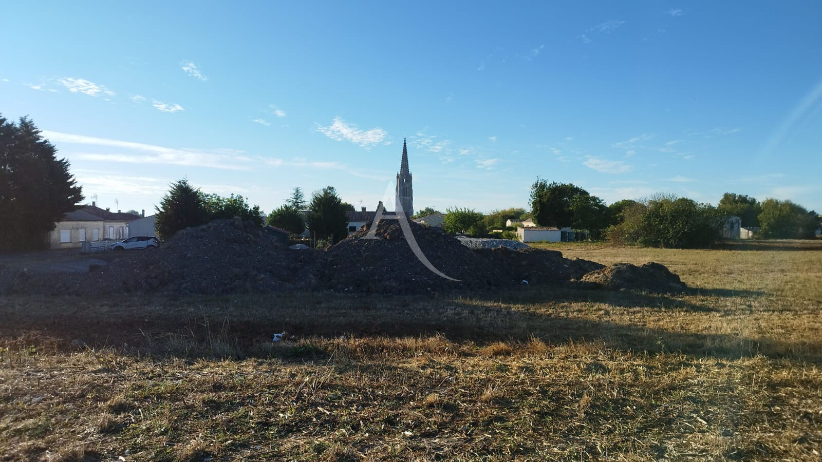 Photo TERRAIN A BATIR A 3MIN DE SOUBISE image 3/4