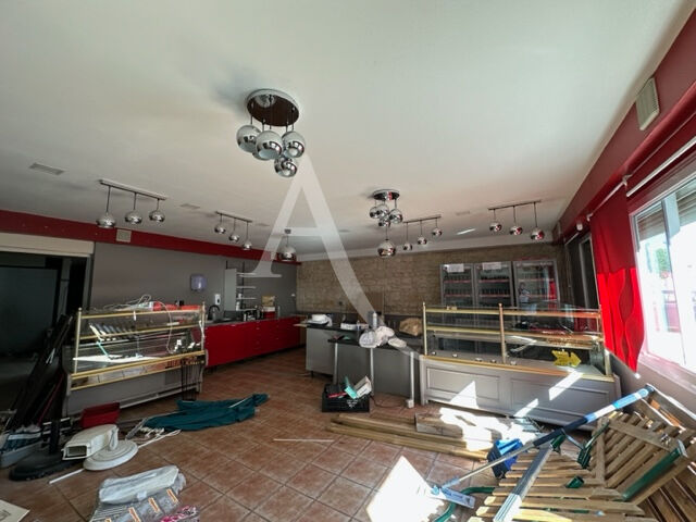 Photo Local commercial Rochefort 166 m2 image 3/6