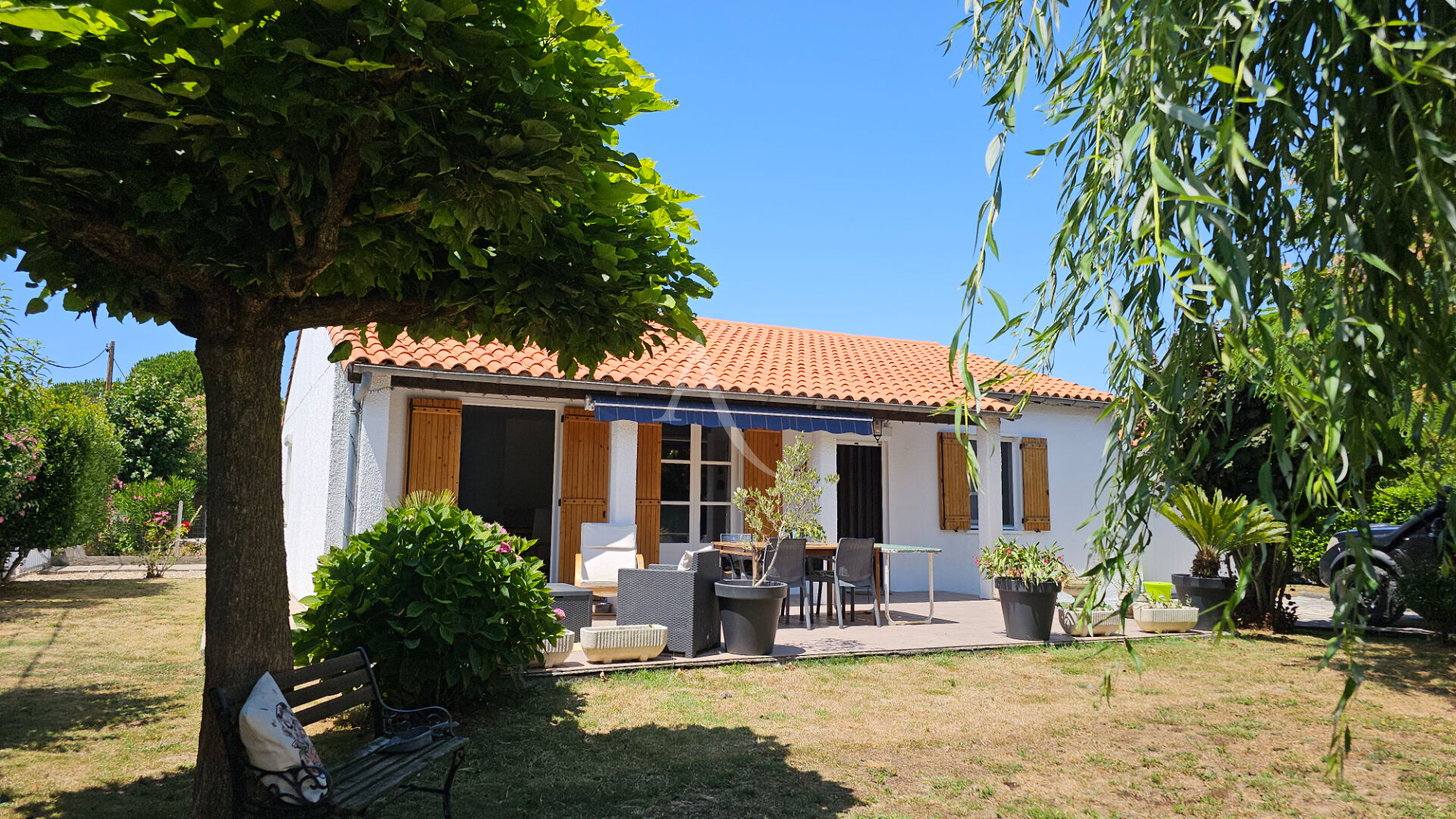 Photo MAISON PLAIN PIED PROCHE MER AVEC GRAND TERRAIN image 1/6