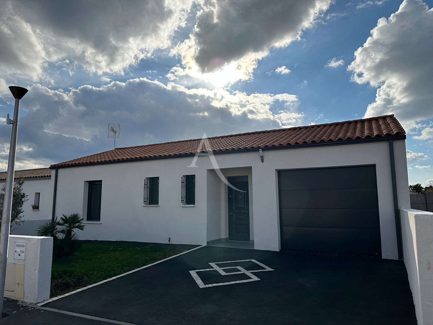 Photo Maison Plain-Pied Récente Rochefort image 1/6