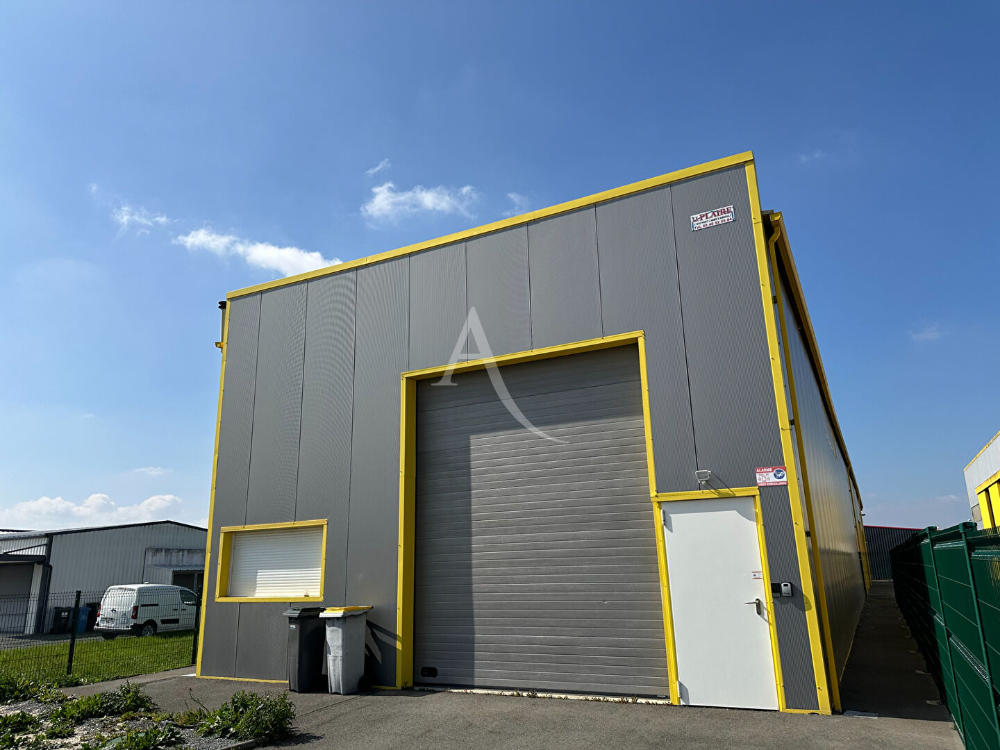 Local commercial Pont L'abbe D'arnoult 210 m2