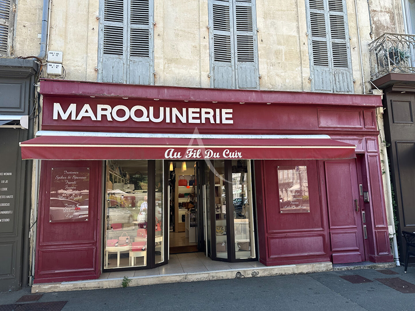 Local commercial - Rochefort emplacement n°1