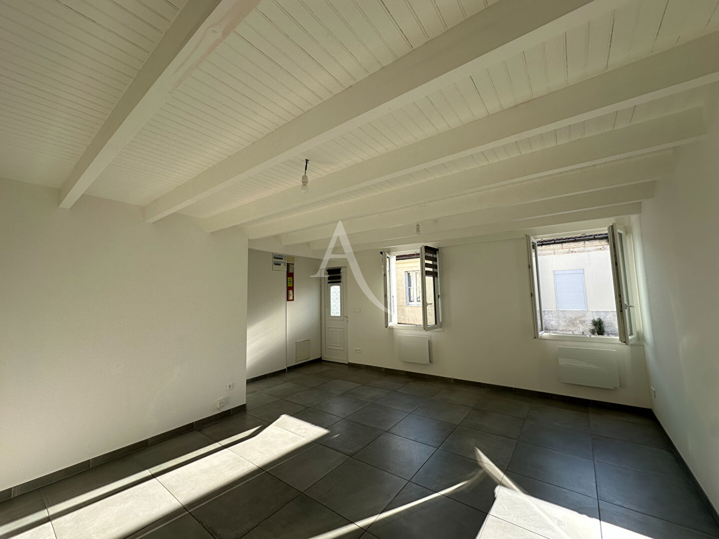 Photo Maison Rochefort 3 pièce(s)  garage image 6/6