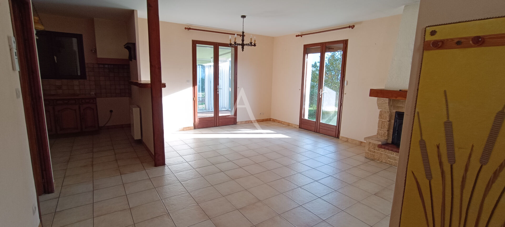 Photo Maison Port Des Barques proche de la mer . image 3/6