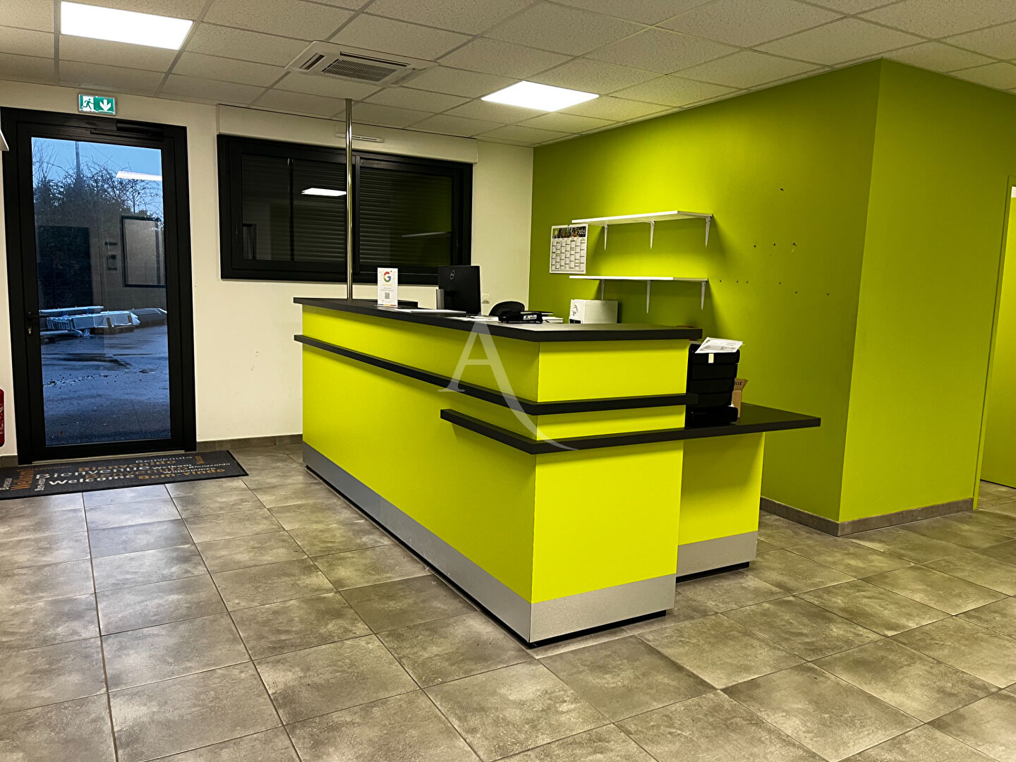 Photo Local Axe Tonnay-Charente image 1/6