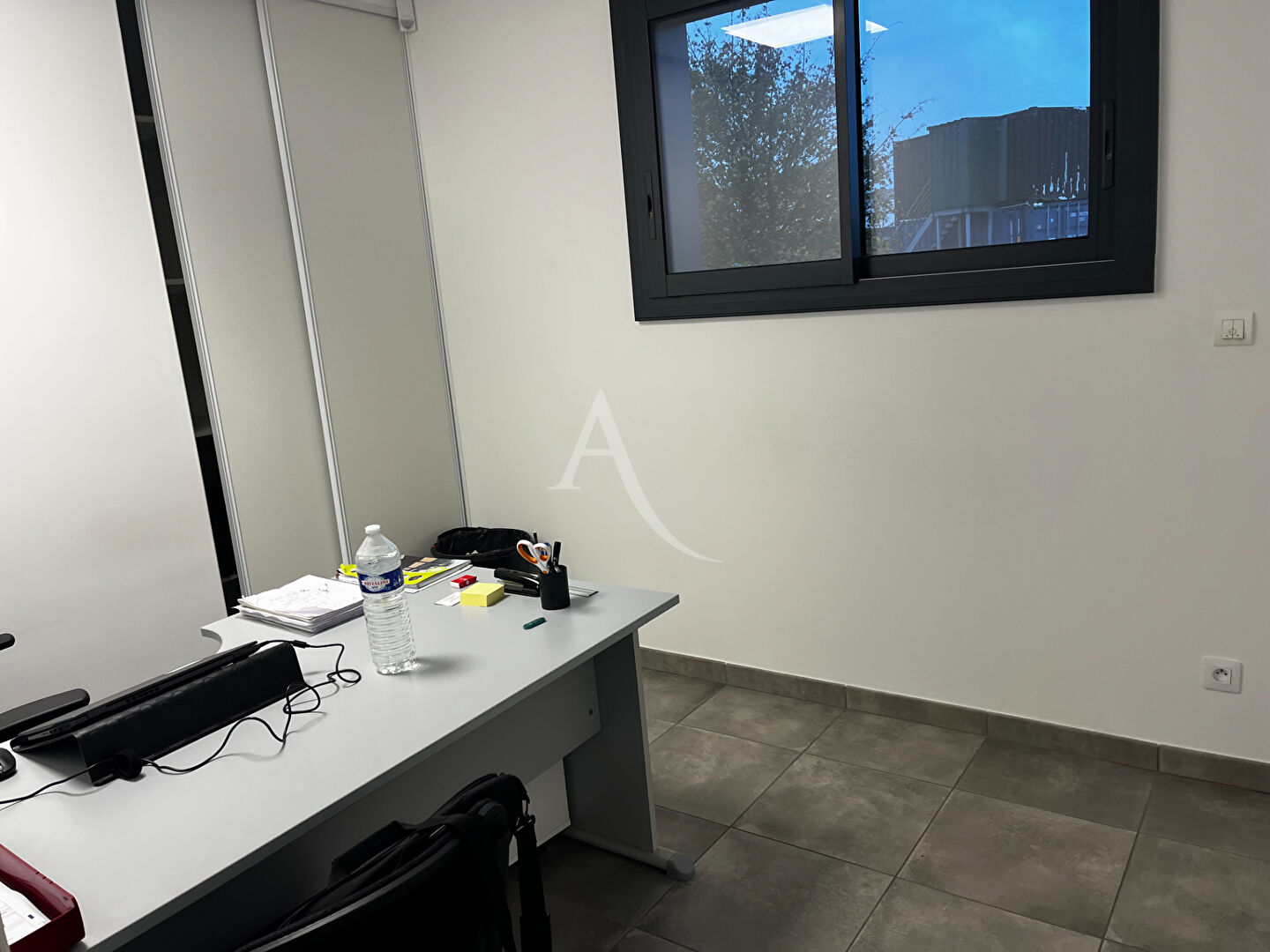 Photo Local Axe Tonnay-Charente image 4/6