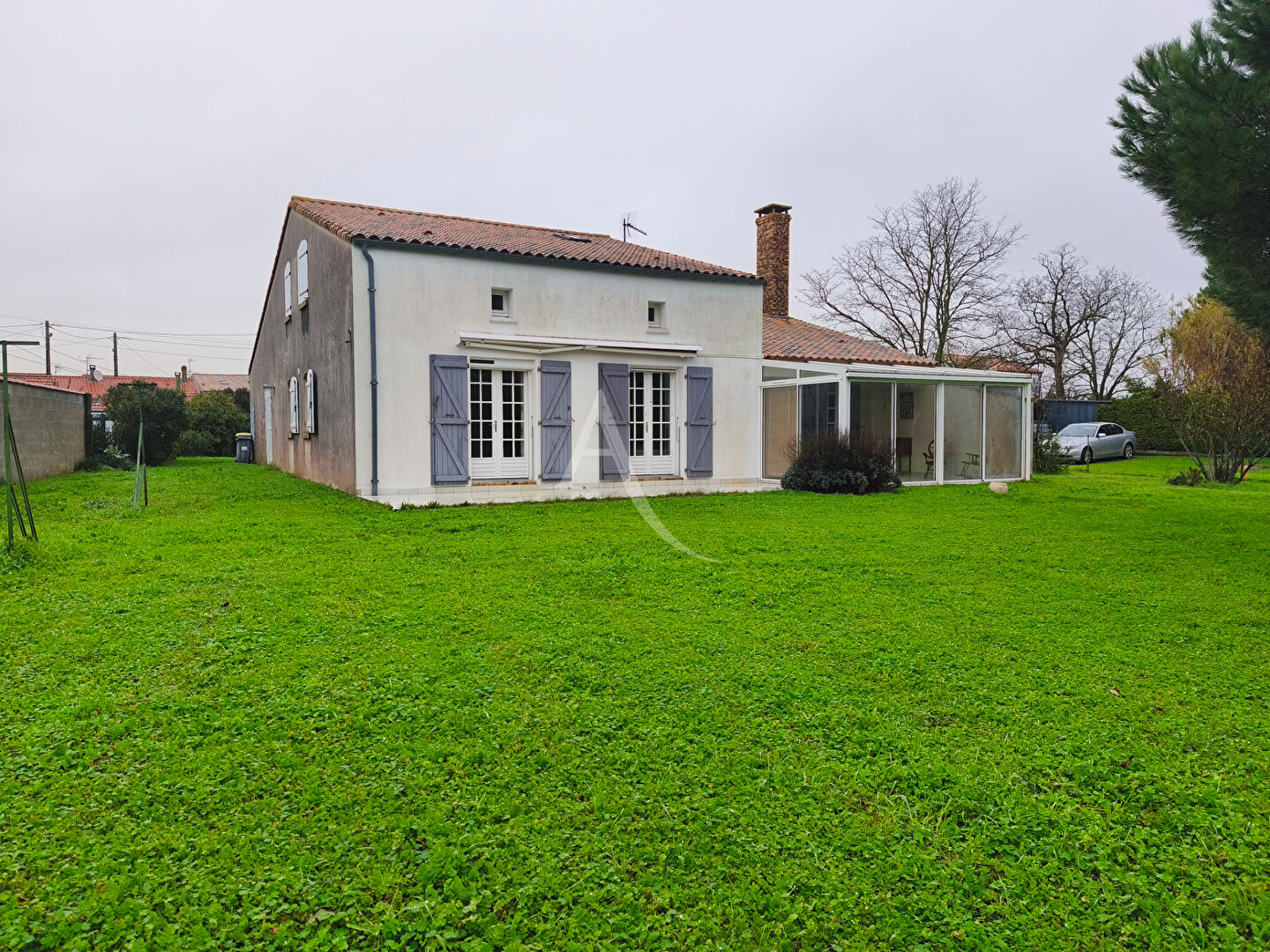 MAISON BORD DE MER PROCHE COMMERCES/ BEAU TERRAIN