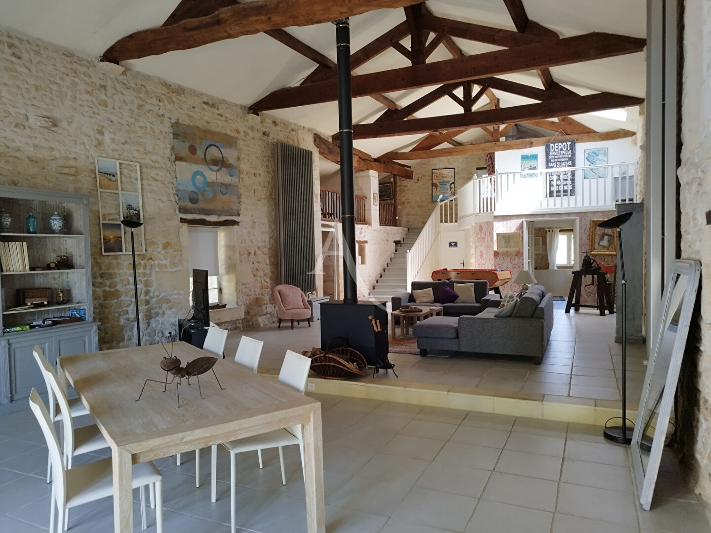 Agence immobilière de 
 L'ADRESSE SAINTES - L'adresse Saintes 
