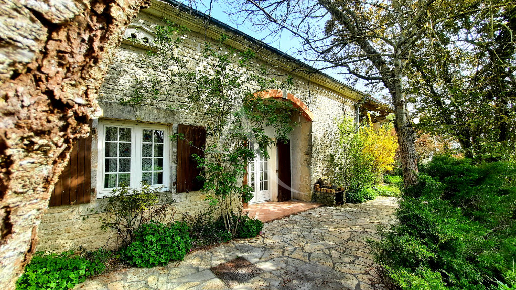 Agence immobilière de 
 L'ADRESSE SAINTES - L'adresse Saintes 
