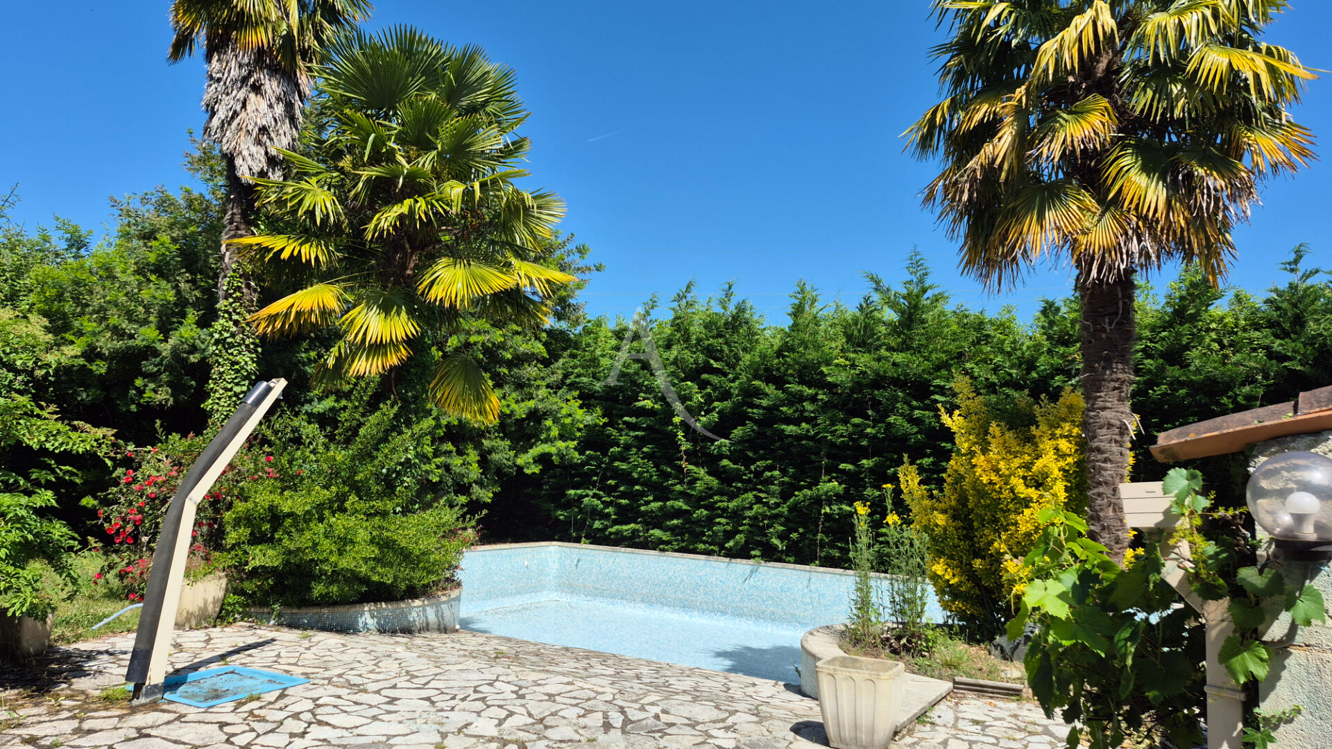 Ancienne longère restaurée avec goût aux portes de Saintes