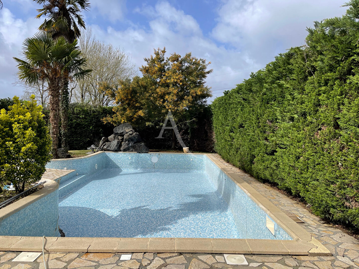 Photo Ancienne longère restaurée avec goût aux portes de Saintes image 2/6