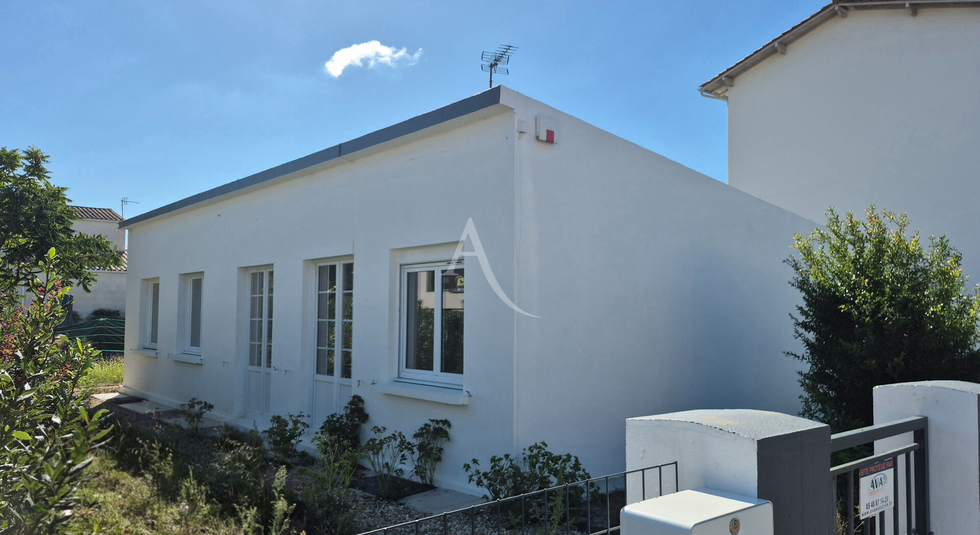 Agence immobilière de 
 L'ADRESSE SAINTES - L'adresse Saintes 
