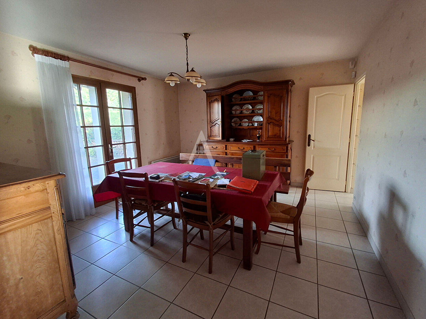 Photo Maison familiale spacieuse dans quartier résidentiel avec commerces image 6/6