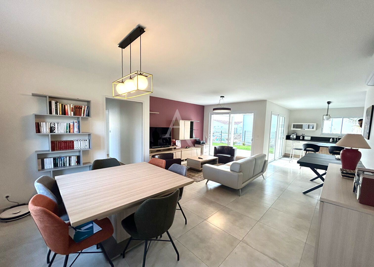 Photo Maison de plain-pied récente - Calme, confort et modernité image 5/6