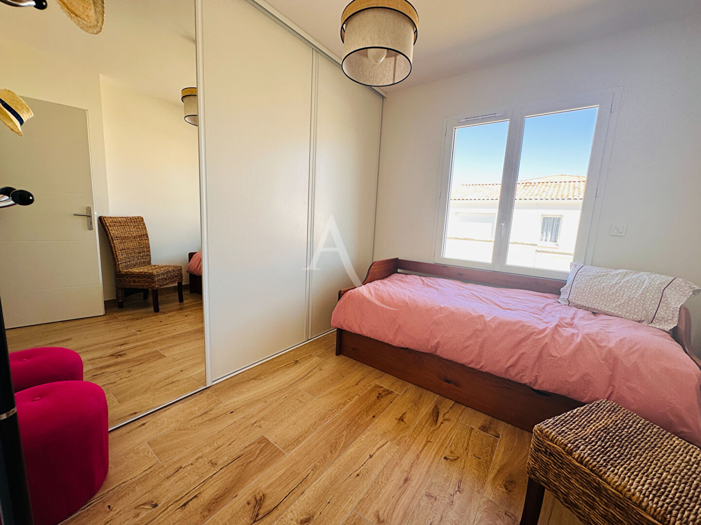 Photo Maison de plain-pied récente - Calme, confort et modernité image 6/6