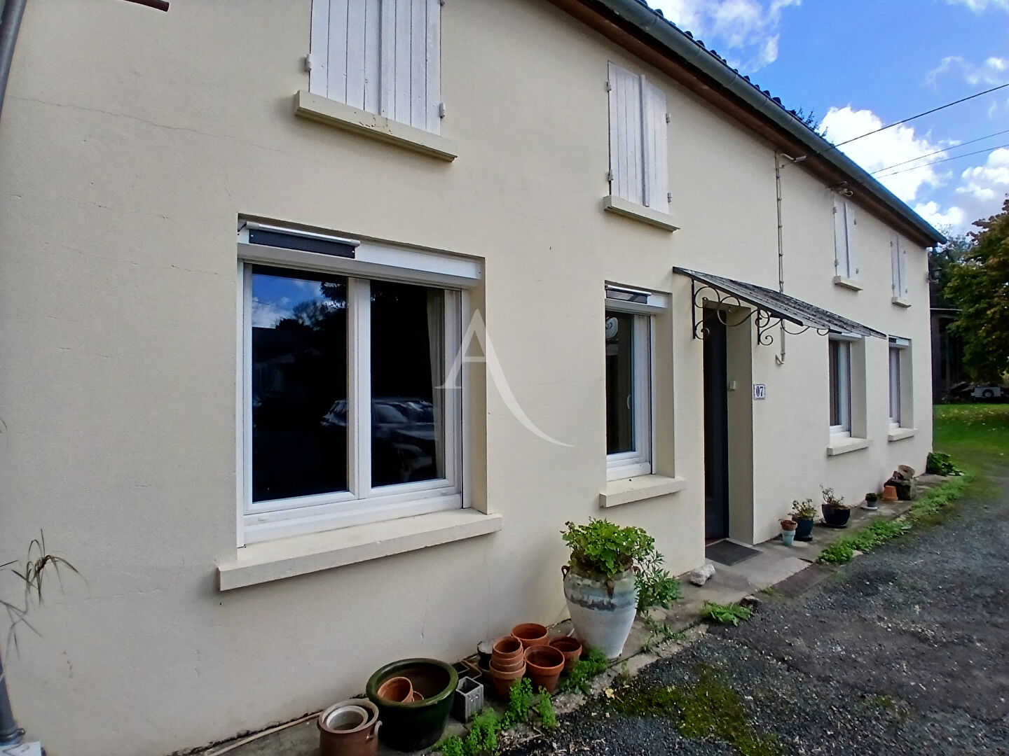 Maison  4 pièces à SAINTES