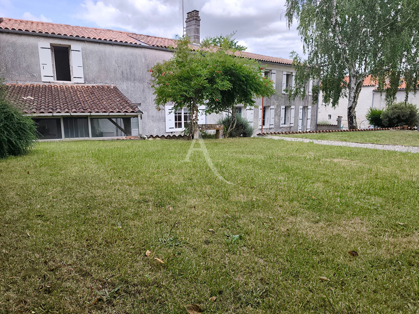 Agence immobilière de 
 L'ADRESSE SAINTES - L'adresse Saintes 
