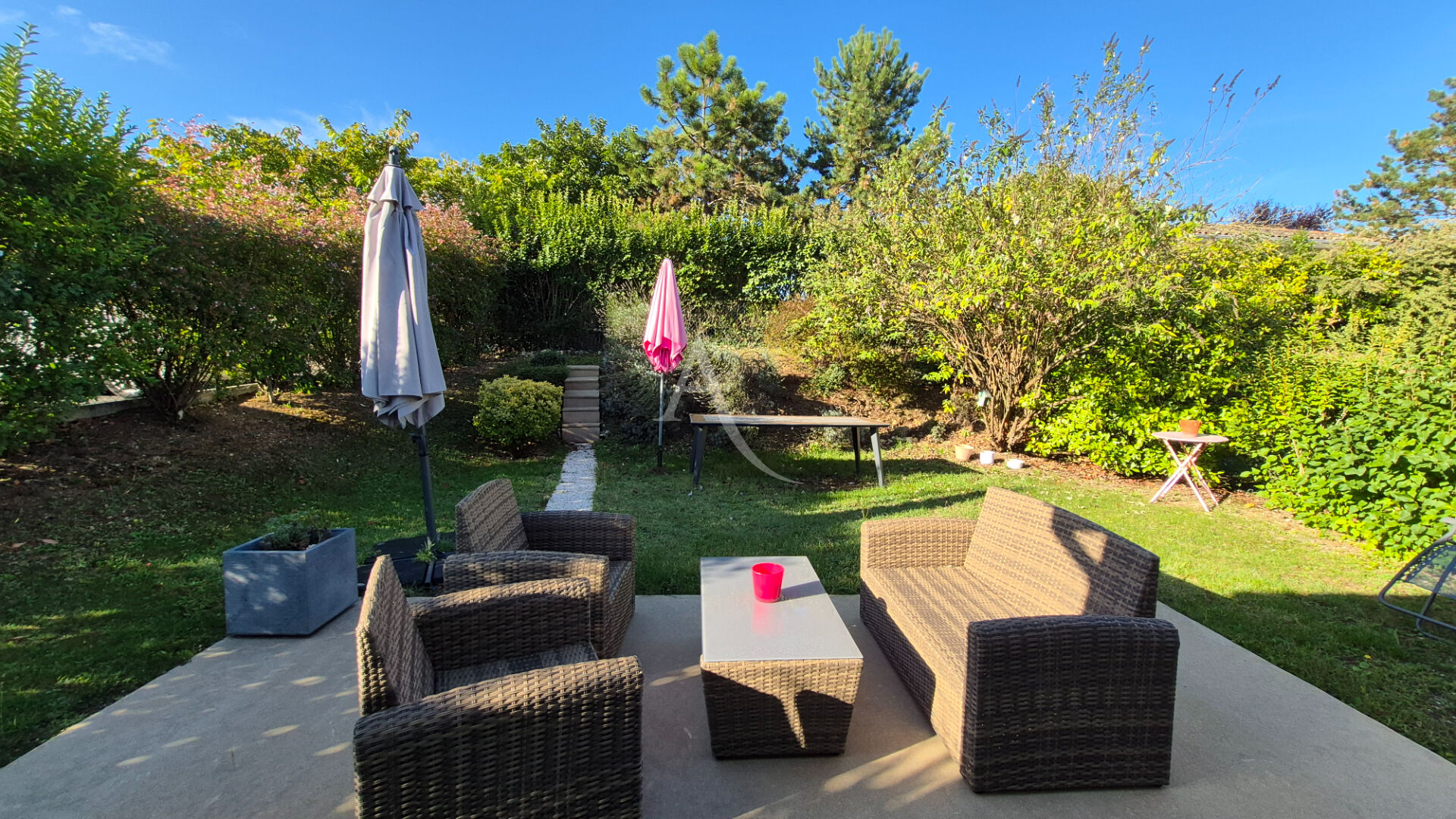 Photo Maison de plain pied à Ternant avec une piscine privative pour résident image 4/6