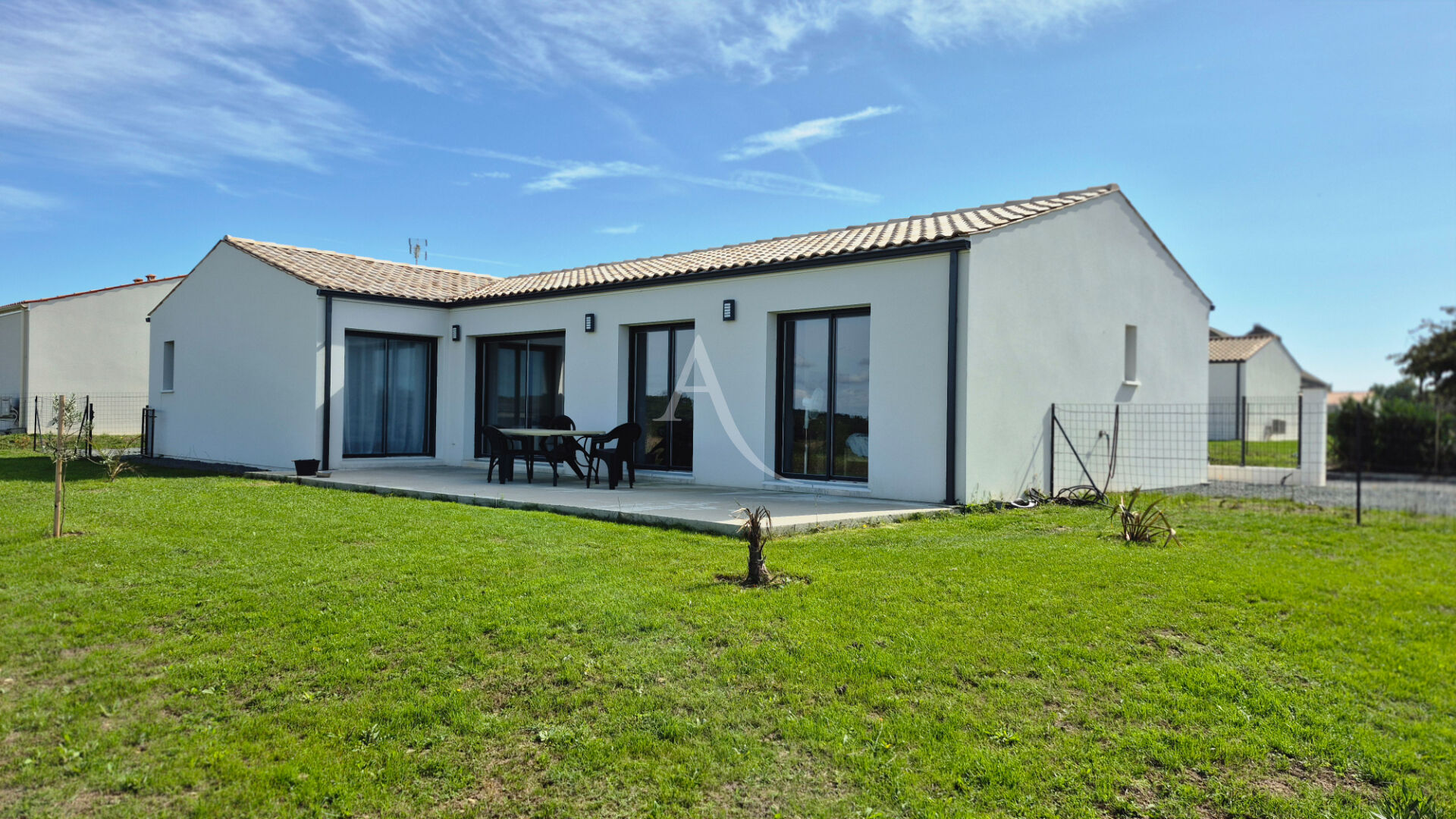 Photo Maison de plain pied à Corme Royal de 2024 image 1/6