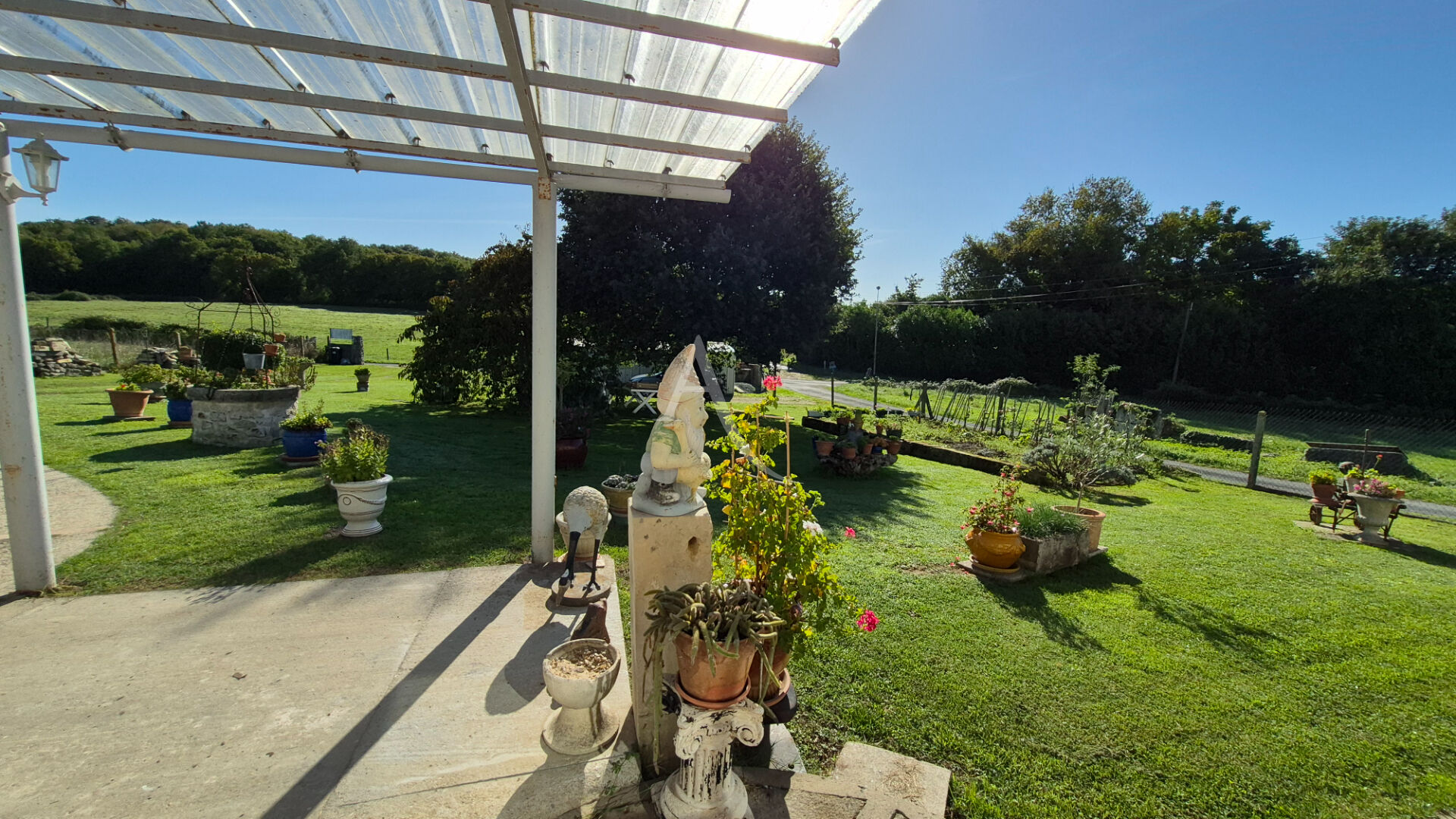 Photo Maison  7 pièce(s) 189 m2 - Chermignac image 3/6