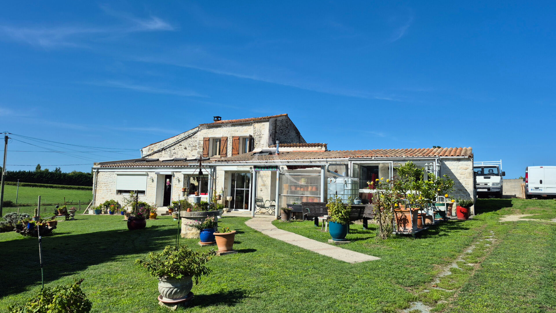 Photo Maison  7 pièce(s) 189 m2 - Chermignac image 4/6