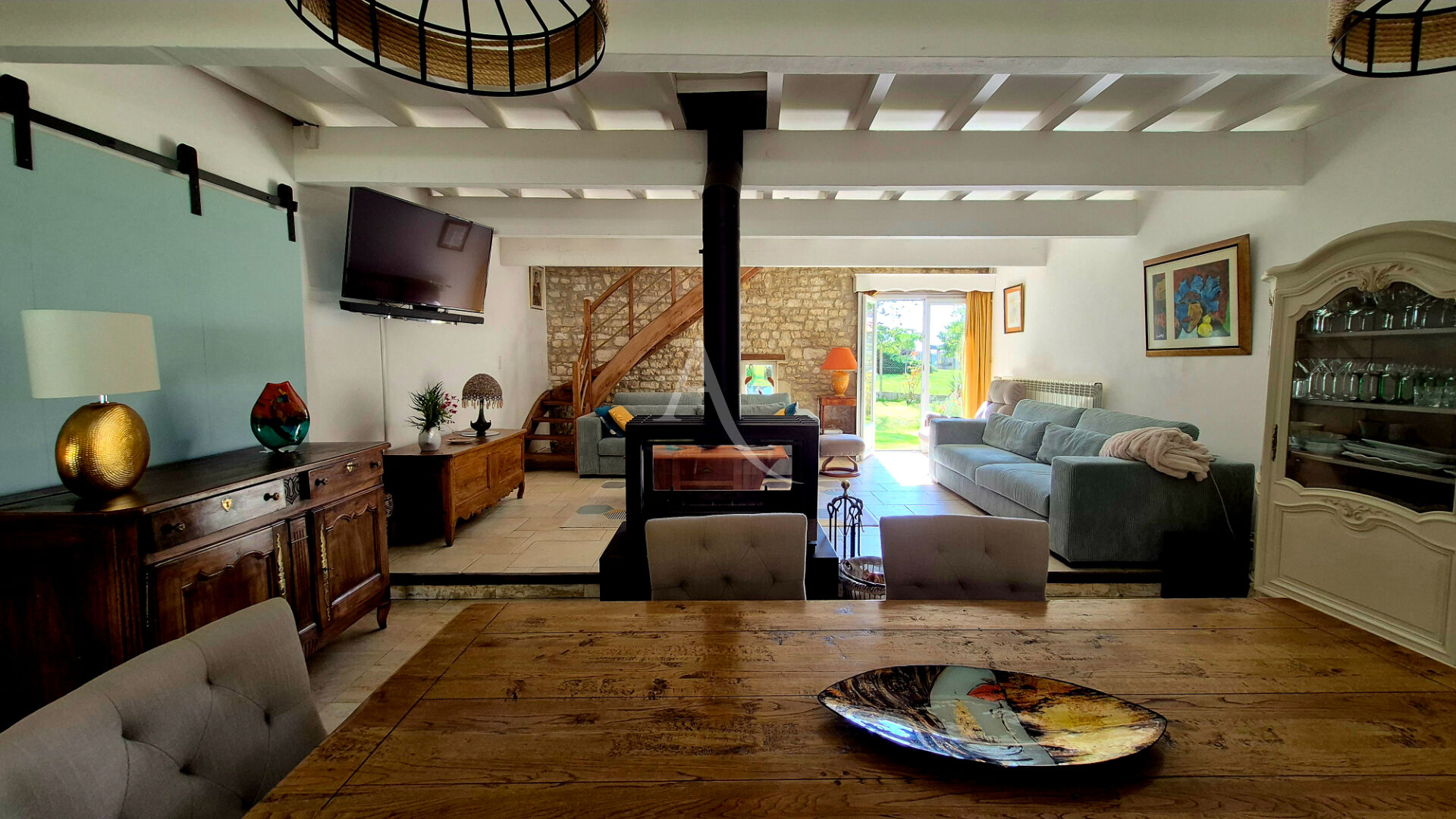 Photo Maison Saint-Vaize avec quatre chambres au calme proche de Saintes image 1/6