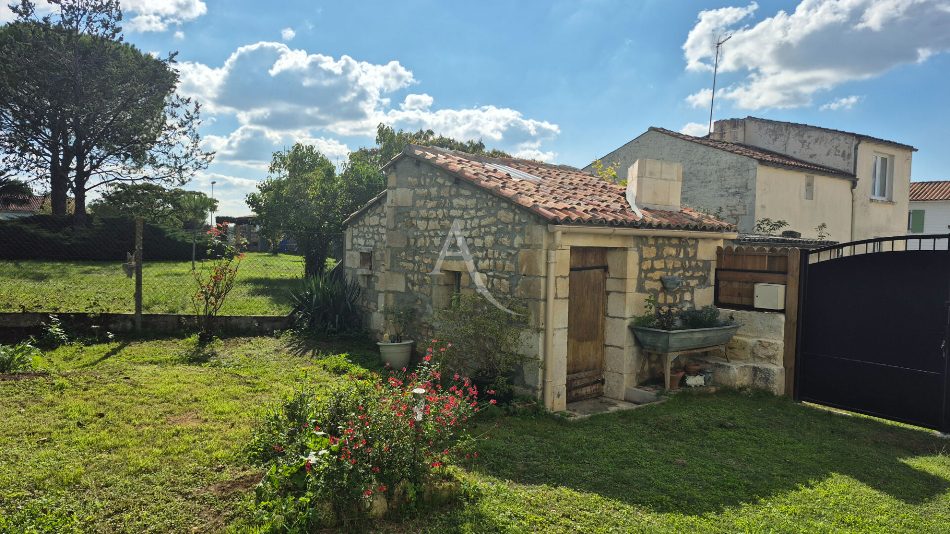 Photo Maison Saint-Vaize avec quatre chambres au calme proche de Saintes image 4/6