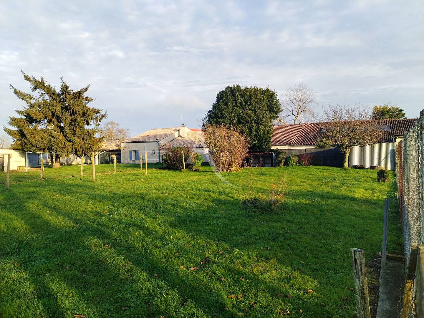 Agence immobilière de 
 L'ADRESSE SAINTES - L'adresse Saintes 
