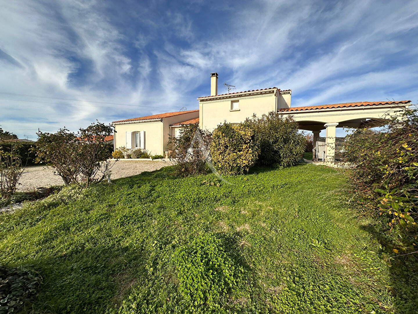 Agence immobilière de 
 L'ADRESSE SAINTES - L'adresse Saintes 
