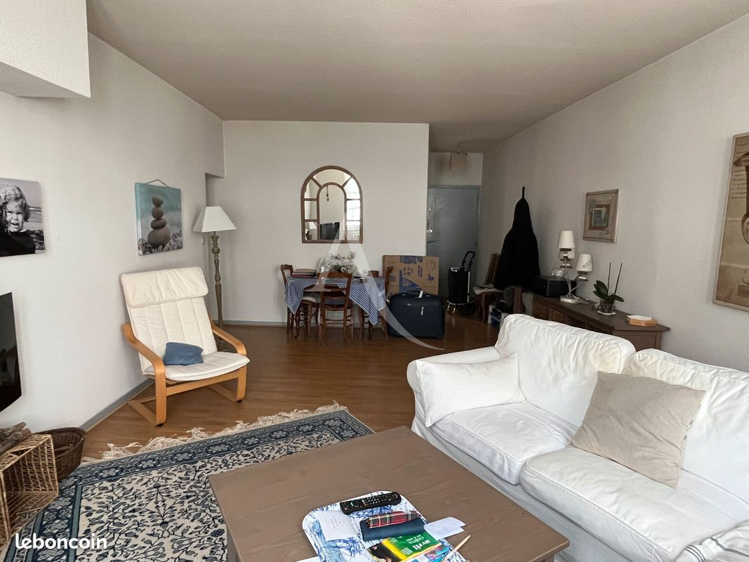 Photo Appartement Saintes 3 pièce(s) 73 m2 image 2/6