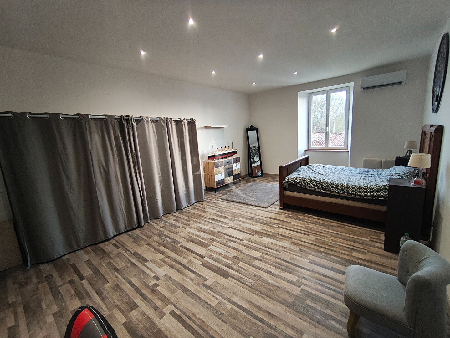 Photo Maison avec dépendances image 6/6